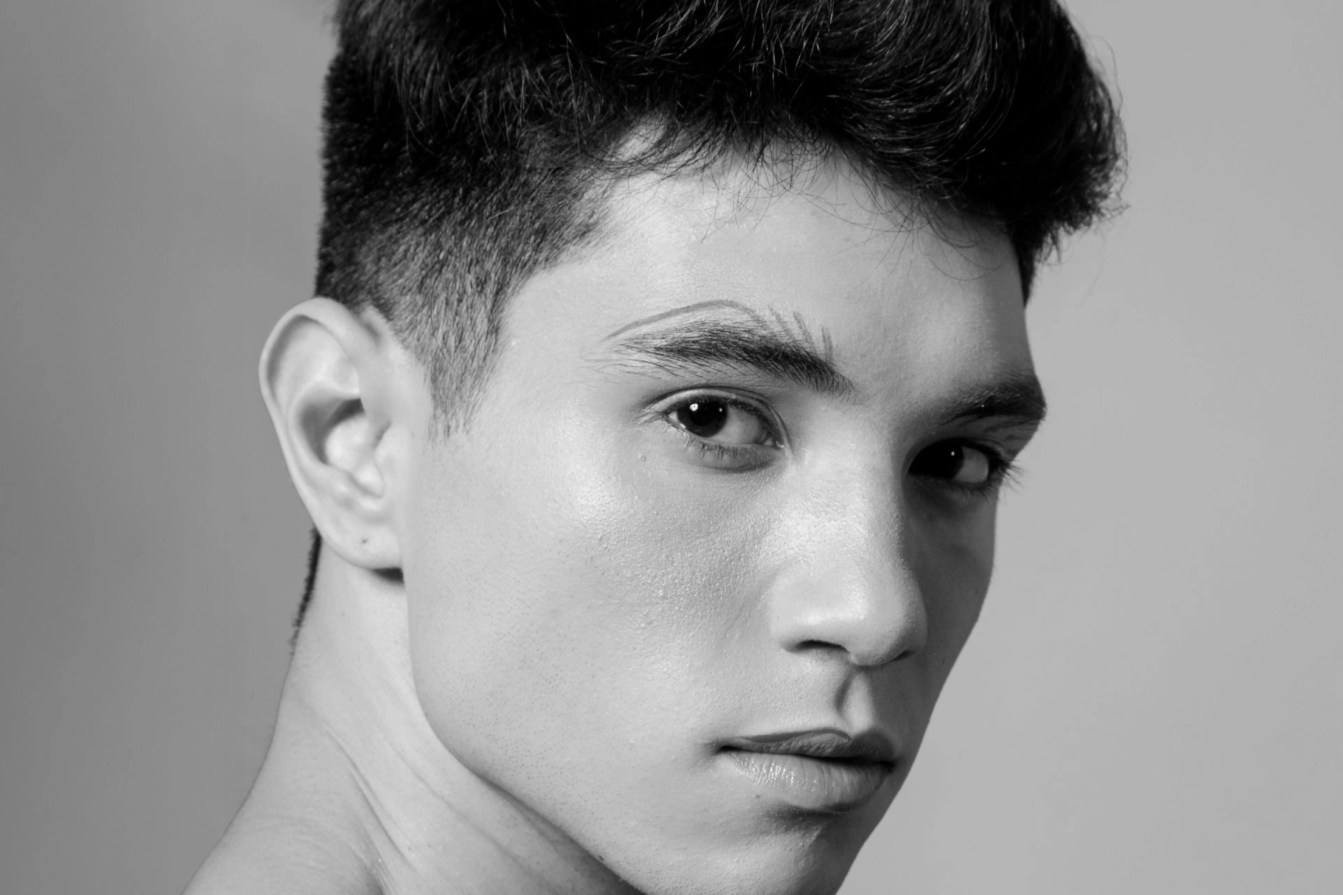 Can men get eyebrow tattooing?
